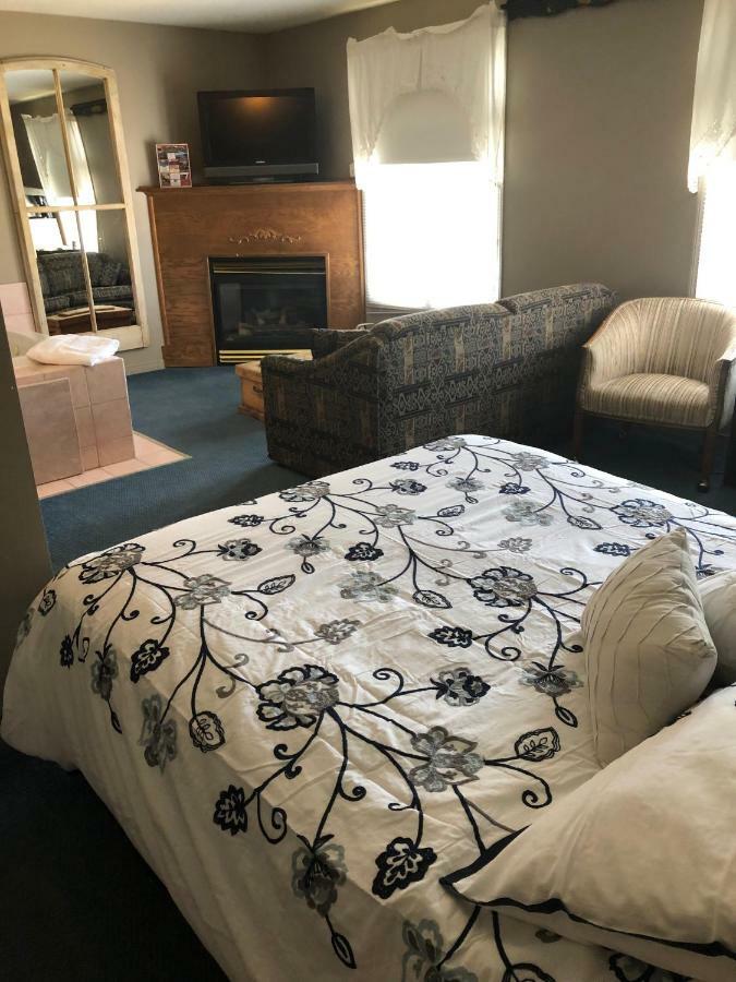 The Bobcaygeon Inn Eksteriør bilde