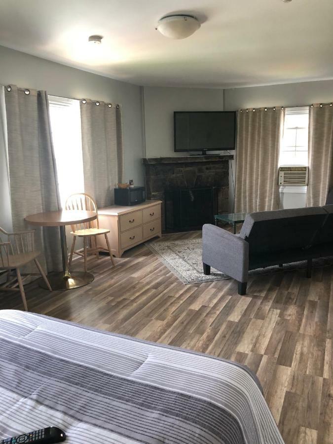 The Bobcaygeon Inn Eksteriør bilde